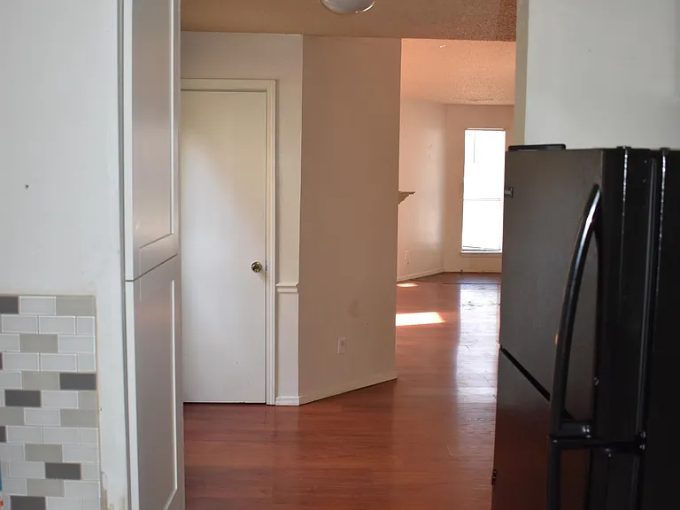 1907 W Loop #D — Photo 16