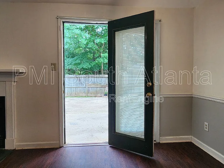 1681 Winchester Way SE — Photo 15