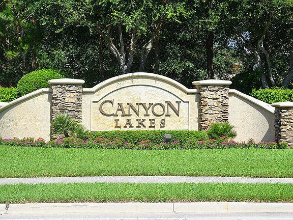 Home For Sale In Canyon Lakes