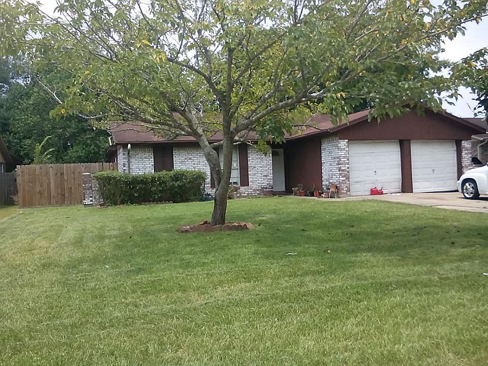 1st image of 15910 Kenbrook Dr