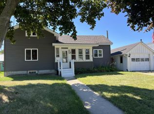 264 W Oak Grove St, Juneau, WI 53039