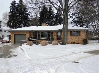 2558 N Tracy Dr, Erie, PA 16505