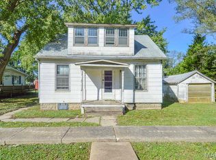 515 Napoleon St, Saint Jacob, IL 62281