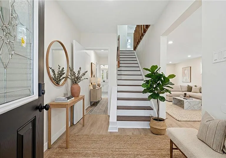 1648 Jamestown Pl — Photo 3
