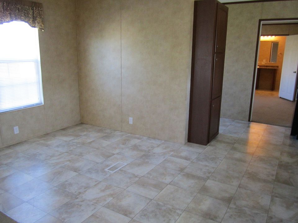 2nd image of 5075 Presidential Ln #104