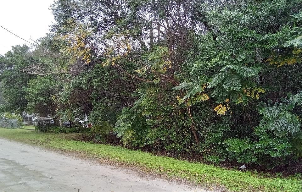 1st image of SE 30TH CT LOT 156158