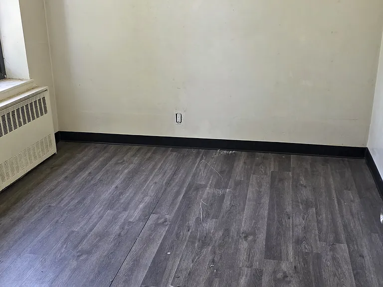 1-79 College Ave #4 — Photo 4