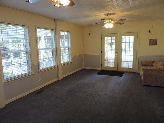 4th image of 10015 Roanoke Dr