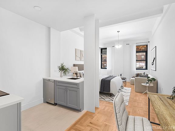 3rd image of 127 W 79th St #1N