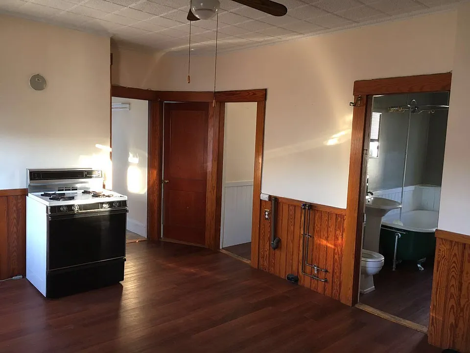 274 University Ave #2