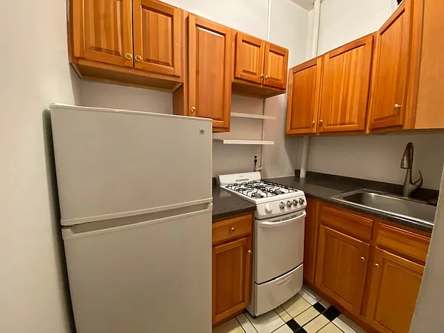 214 W 92nd St #3F — Photo 4
