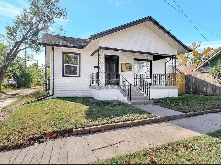 117 W Zimmerly St — Photo 1