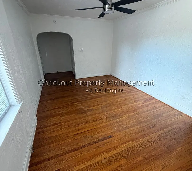 7336 Forsyth Blvd #104