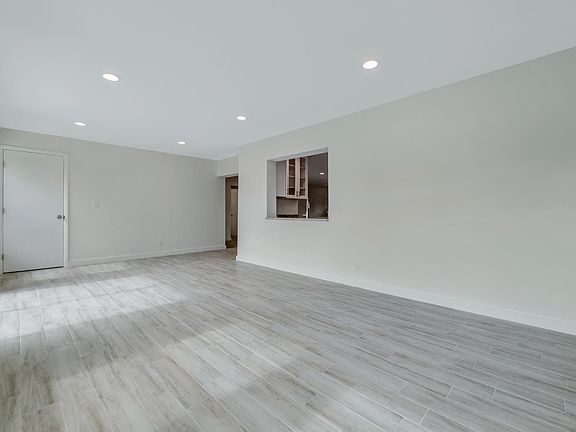 5th image of 9544 N Military Trl
