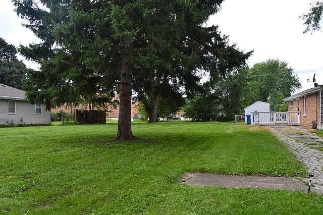 1st image of 307 S Douglas Dr