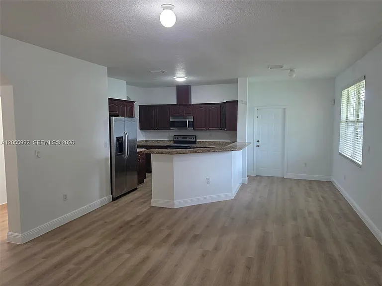 12745 SW 204th Ln — Photo 4