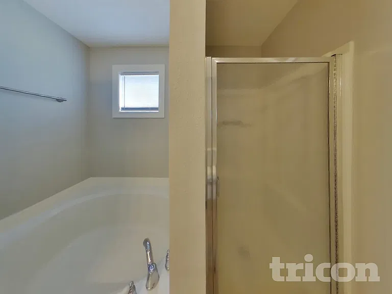 2990 Parkview Dr — Photo 8