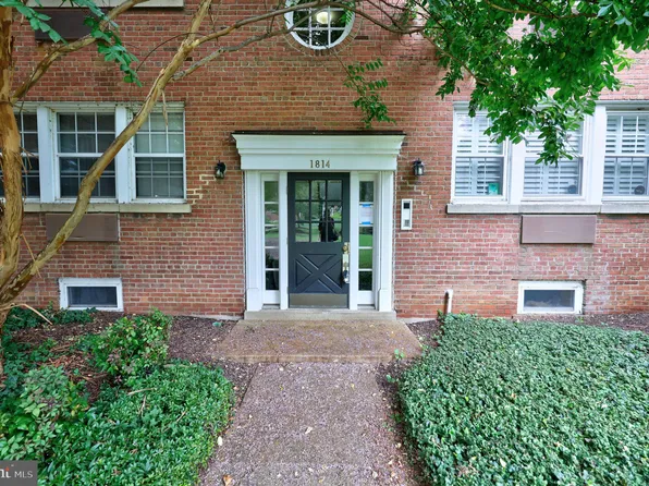 1814 W Abingdon Dr APT 201, Alexandria, VA 22314