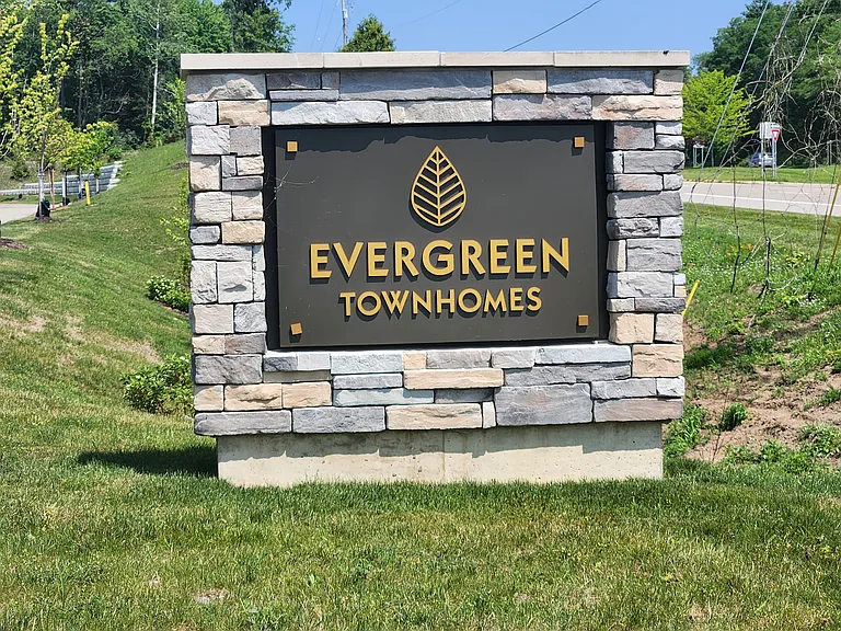 Evergreen Townhomes — Photo 31