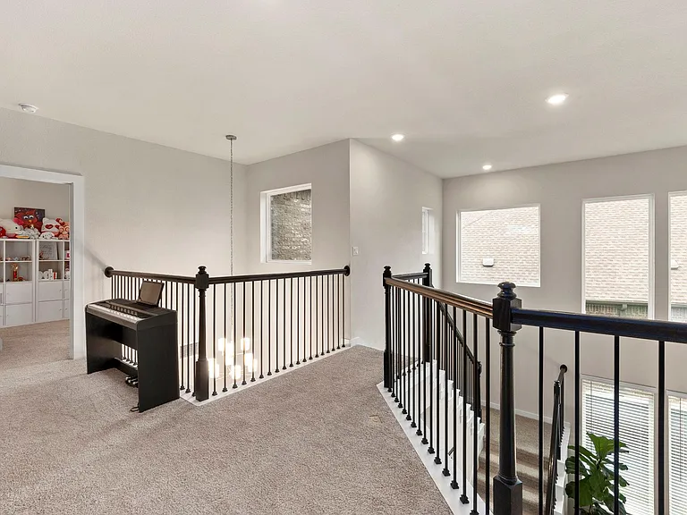 460 Constitution Way — Photo 26