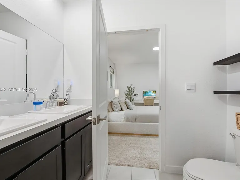 1774 SE 9th Ave #1774 — Photo 25
