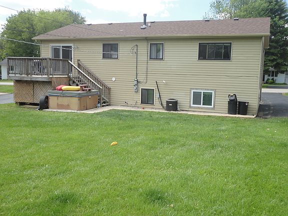 3rd image of 329 Bridgewood Dr