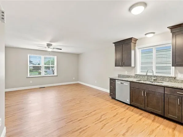 36 James St, East Providence, RI 02914