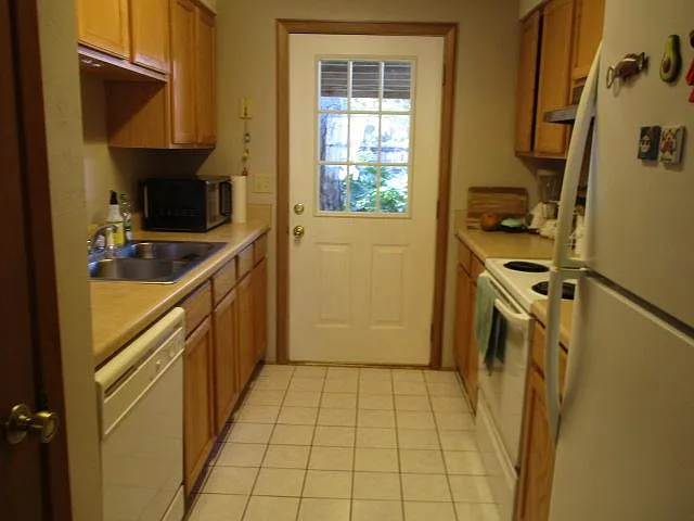 1008 Pineview Blvd #D — Photo 14