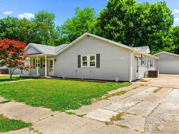 217 Frontenac Rd, Marquette Heights, IL 61554