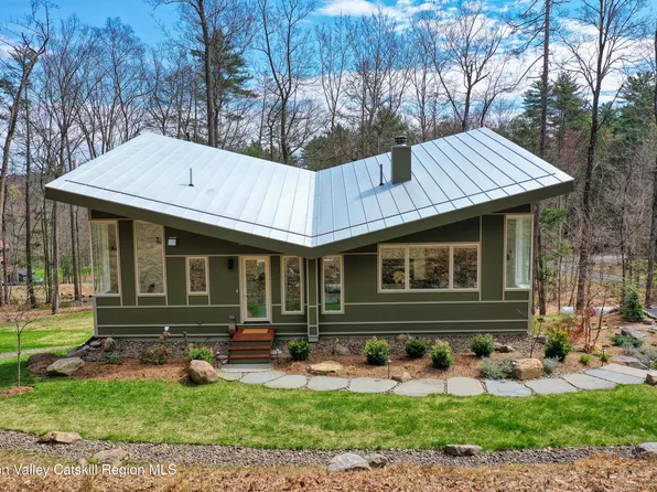 780 Oakwood Circle, Stone Ridge, NY 12484