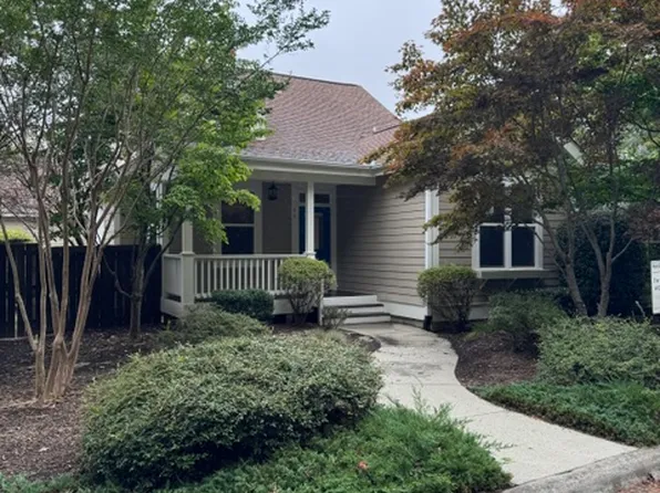 90 S Inglenook Ln, Flat Rock, NC 28731