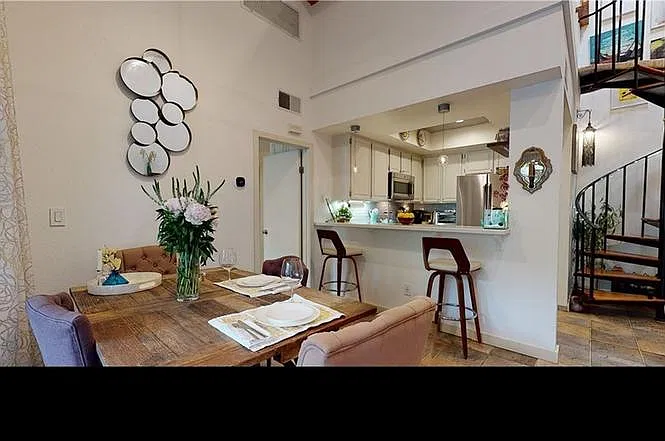 8707 Falmouth Ave — Photo 4