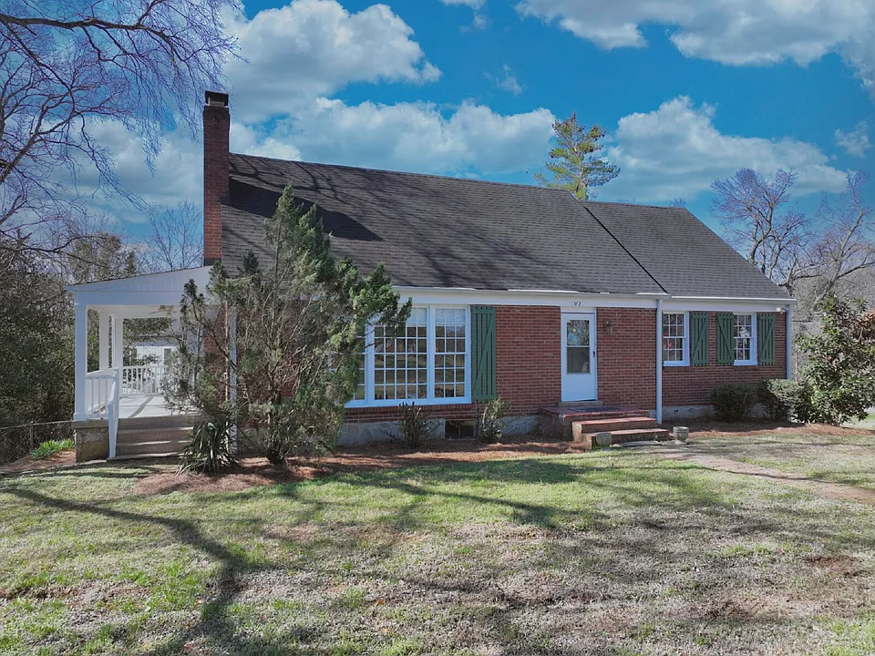 1342 Stratford Ave