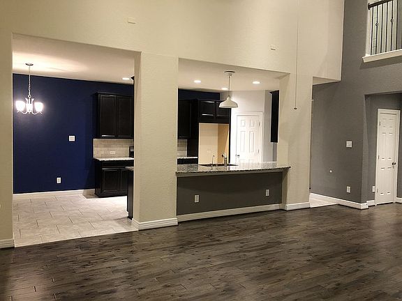 4th image of 2459 Porto Way