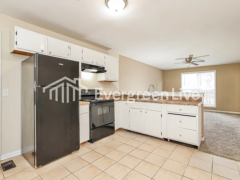 229 Grand St — Photo 5
