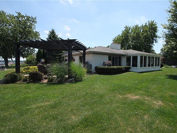 4th image of 12099 Margaret Dr