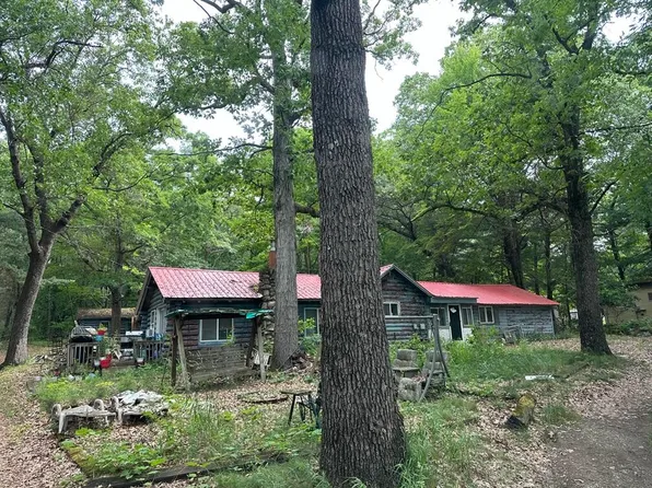 1651 E Pine St, Newaygo, MI 49337