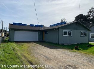 3411 Maple Ln, Tillamook, OR 97141