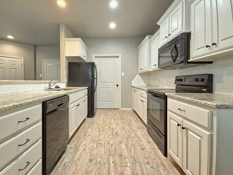 1109 Preston Trl — Photo 5