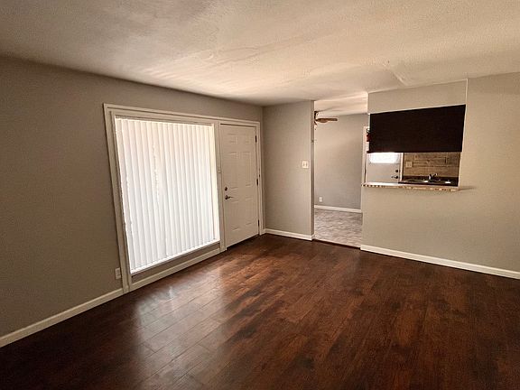 3rd image of 211 Jefferson Dr #4