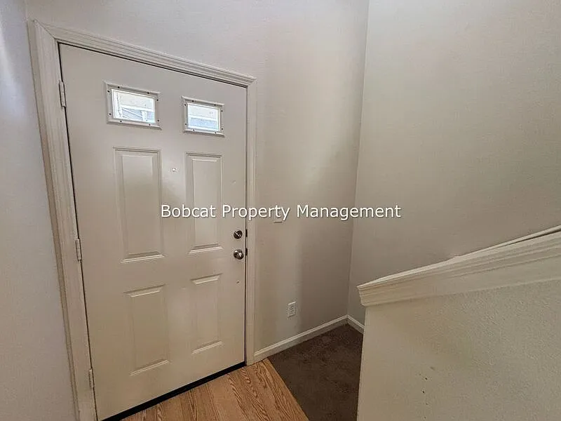 Building Photo - 217 Meadowood Ct #A
