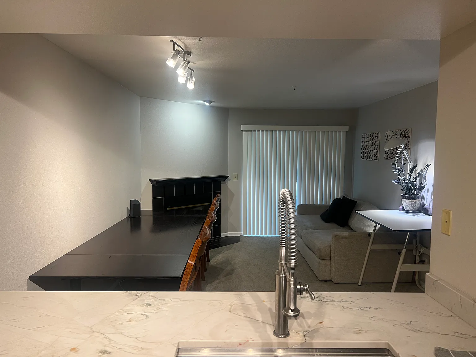 1 bed, 570 sqft, $1,990 — Photo 3
