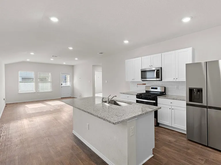 3303 Mission Riv — Photo 4