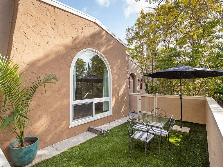 904 Paloma Ave — Photo 8