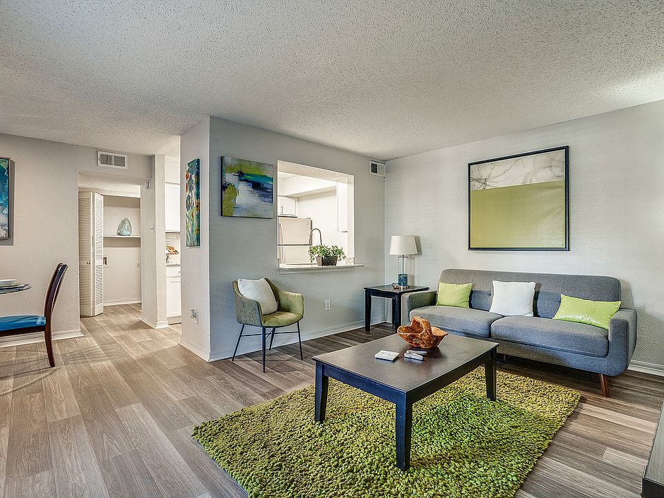Willow - Living Room