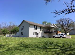 15645 E Lee Hopkins Dr, Stockton, MO 65785