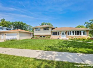 308 Crescent Dr, Glenview, IL