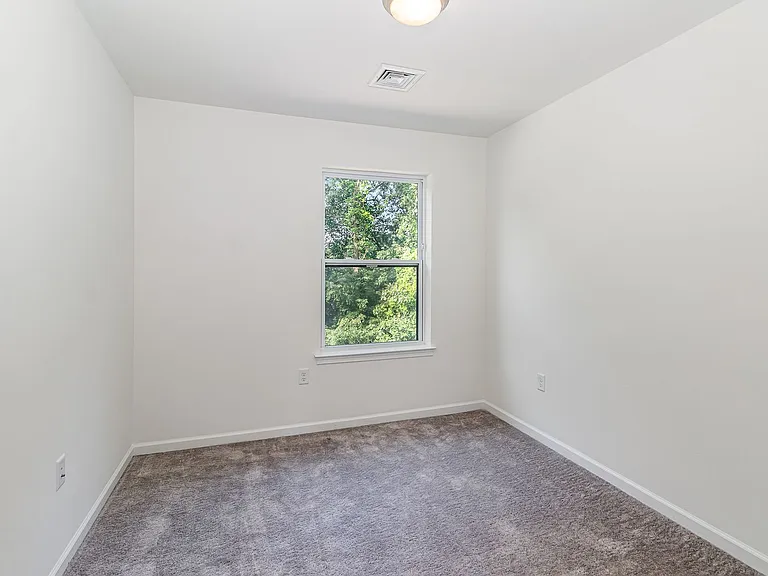 158 High Pointe Dr — Photo 18