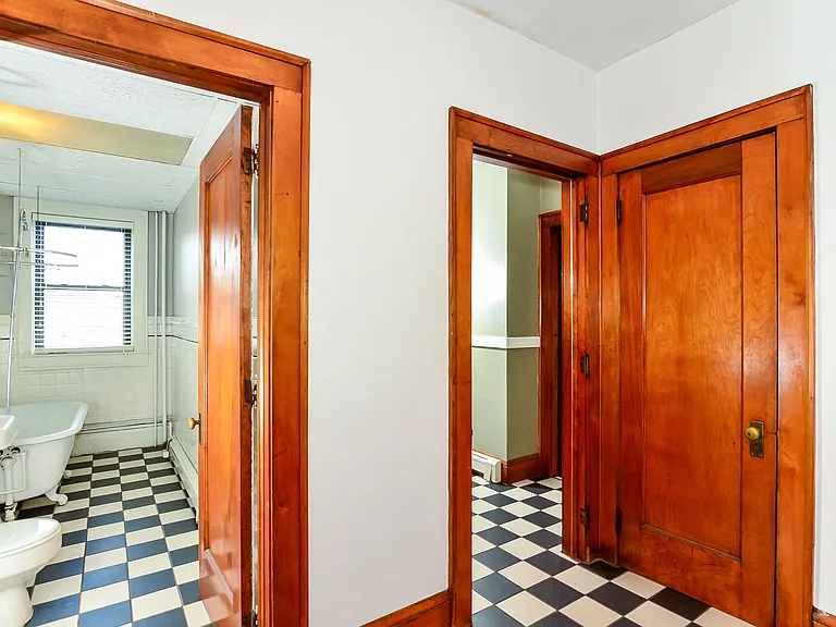 2202 Hennepin Ave E — Photo 12