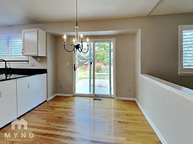 9693 Castle Ridge Cir — Photo 7